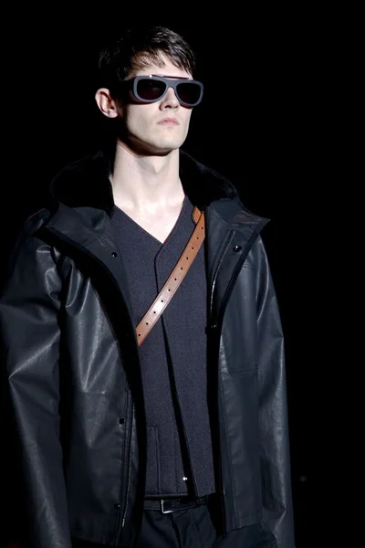 Look 32